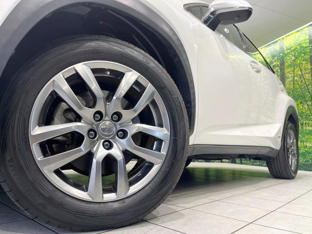 �y����18�C���`�A���~�z�C�[���z�O�ςɃ}�b�`���������A���~�z�C�[���𑕒����Ă���܂��B�e��ЊO�A���~�z�C�[����A�X�^�b�h���X�^�C�����戵�����Ă���܂��B���񂲑��k����������