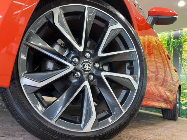 �y����18�C���`�A���~�z�C�[���z�O�ςɃ}�b�`���������A���~�z�C�[���𑕒����Ă���܂��B�e��ЊO�A���~�z�C�[����A�X�^�b�h���X�^�C�����戵�����Ă���܂��B���񂲑��k����������