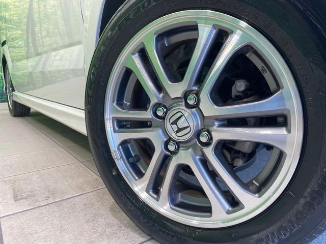 �y����14�C���`�A���~�z�C�[���z�O�ςɃ}�b�`���������A���~�z�C�[���𑕒����Ă���܂��B�e��ЊO�A���~�z�C�[����A�X�^�b�h���X�^�C�����戵�����Ă���܂��B���񂲑��k����������