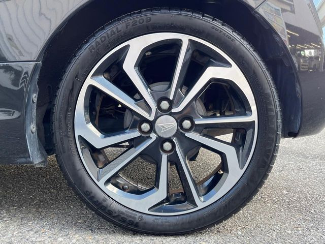 �y����16�C���`�A���~�z�C�[���z�O�ςɃ}�b�`���������A���~�z�C�[���𑕒����Ă���܂��B�e��ЊO�A���~�z�C�[����A�X�^�b�h���X�^�C�����戵�����Ă���܂��B���񂲑��k����������