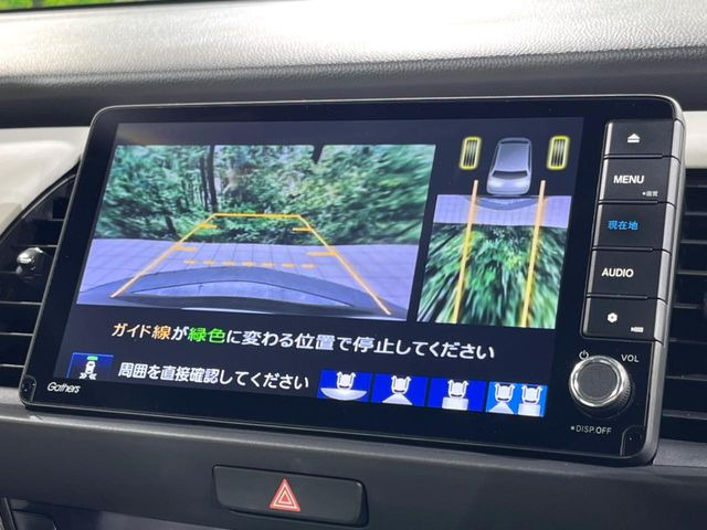 【バックカメラ】駐車時に後方がリアルタイム映像で確認できます。大型商業施設や立体駐車場での駐車時や、夜間のバック時に大活躍!運転スキルに関わらず、今や必須となった装備のひとつです!