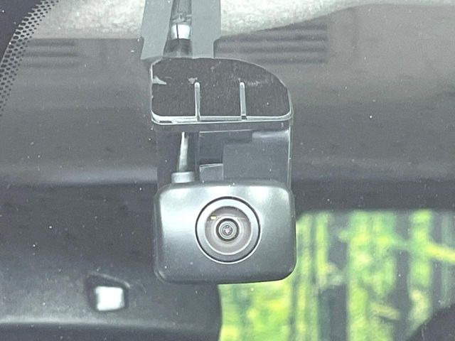 【ドライブレコーダー】ドライブレコーダー装備!走行中はもちろん、あおり運転や事故に遭遇した際、映像で記録し、万一のリスクに備えます。※記録用SDカードはお客様ご自身でご準備いただく必要があります。