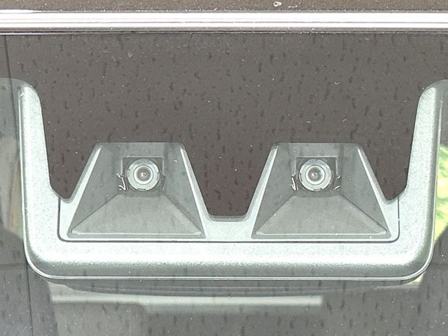 �y�X�}�[�g�A�V�X�g�z���s���ɑO���̎ԗ�����F�����A�Փ˂������Ȏ��͌x��ƃu���[�L�ŏՓˉ���Ɣ�Q�y�����A�V�X�g�B�����S�Ƀh���C�u�����y���݂��������܂��B