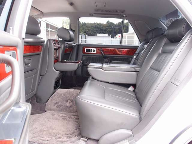 �S���ł��䐔�̏��Ȃ��J�X�^���Z���`�����[�̓���!�O���̓p�[���z���C�g���Y��ɓh������A�l�C�̃W�����N�V�����v���f���[�X�t���G�A���𑕒��BWORK�W�X�^���X19AW�ɑO�����d�l�ȂǊ󏭉��l�̍������