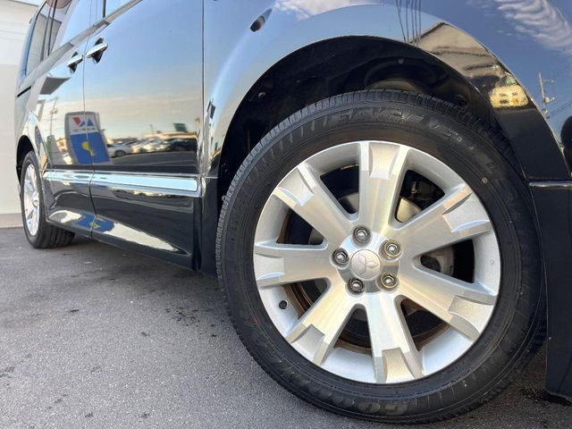 �y�����A���~�z�C�[���z�O�ςɃ}�b�`���������A���~�z�C�[���𑕒����Ă���܂��B�e��ЊO�A���~�z�C�[����A�X�^�b�h���X�^�C�����戵�����Ă���܂��B���񂲑��k����������