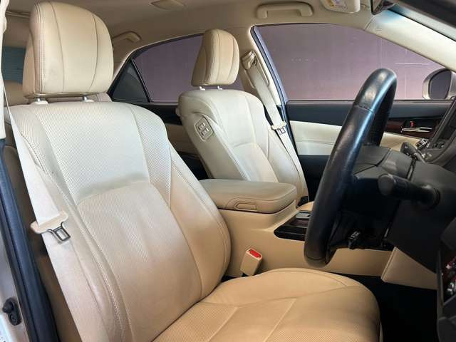 �^�]�Ȃ��L�X�Ƃ��Ă���^�]���₷�������������Ă��܂��������N���[�j���O�����{�ς݂ł��B