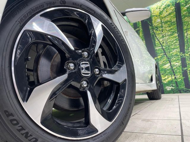 �y����15�C���`�A���~�z�C�[���z�O�ςɃ}�b�`���������A���~�z�C�[���𑕒����Ă���܂��B�e��ЊO�A���~�z�C�[����A�X�^�b�h���X�^�C�����戵�����Ă���܂��B���񂲑��k����������