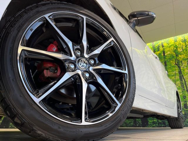 �y����17�C���`�A���~�z�C�[���z�O�ςɃ}�b�`���������A���~�z�C�[���𑕒����Ă���܂��B�e��ЊO�A���~�z�C�[����A�X�^�b�h���X�^�C�����戵�����Ă���܂��B���񂲑��k����������
