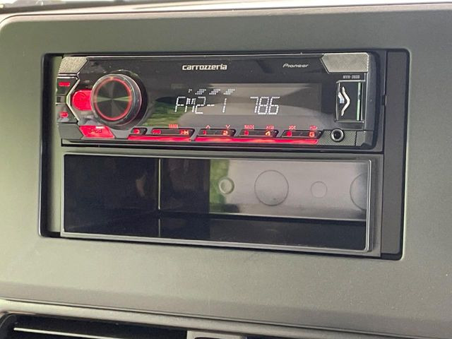 お好きな音楽を車内でお楽しみいただけます♪スピーカー交換・ウーハー追加などの音質向上や、最新ナビ・後席モニター等の取り付けも是非ご相談ください!