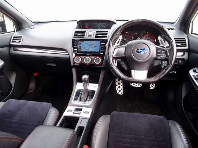 �������Y��Ƀ��[���N���[�j���O�ς݂ƂȂ�܂��B���΂��̌��ȏL����F���܂̏L����������܂���B����]�ɉ�����RECARO���Ȃǂ̃X�|�[�c�V�[�g�ɕύX���\�ł��B���C�y�ɂ����k�������܂�