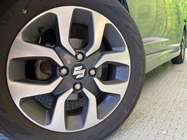 �y����15�C���`�A���~�z�C�[���z�O�ςɃ}�b�`���������A���~�z�C�[���𑕒����Ă���܂��B�e��ЊO�A���~�z�C�[����A�X�^�b�h���X�^�C�����戵�����Ă���܂��B���񂲑��k����������