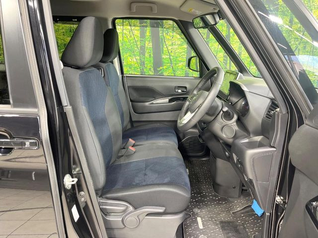 運転席シート廻りは使用感も少なく、良好な状態となっています。丁寧に使われていたことがよくわかりますね。