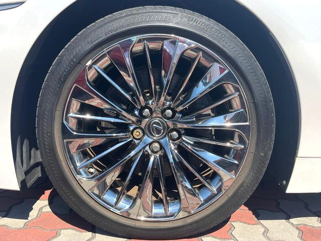 �y�����I�v�V����20�C���`�A���~�z�C�[���z�����I�v�V�����z�C�[���𑕒��B���s���\�̌���ɉ����A�O�ς����X�^�C���b�V���ɂȂ��Ă��܂��B