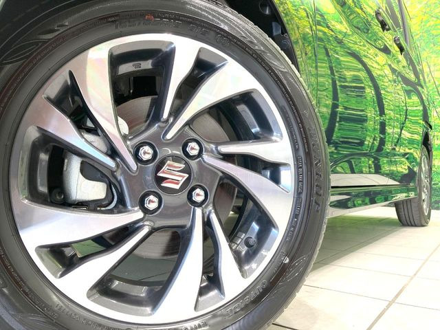 �y����15�C���`�A���~�z�C�[���z�O�ςɃ}�b�`���������A���~�z�C�[���𑕒����Ă���܂��B�e��ЊO�A���~�z�C�[����A�X�^�b�h���X�^�C�����戵�����Ă���܂��B���񂲑��k����������
