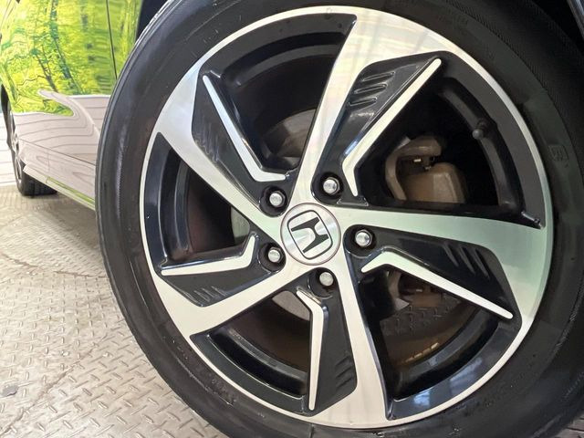 �y����17�C���`�A���~�z�C�[���z�O�ςɃ}�b�`���������A���~�z�C�[���𑕒����Ă���܂��B�e��ЊO�A���~�z�C�[����A�X�^�b�h���X�^�C�����戵�����Ă���܂��B���񂲑��k����������