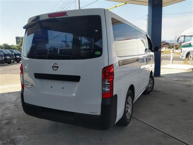 �ԗ������A�΂ߌ������̊O�ϑS�i�ʐ^�ł��B���N�H�[�^�[�p�l���̓h������o�b�N�h�A�p�l���̃R���f�B�V�����ɂ��ĉ摜�ɂĂ��m�F���������B