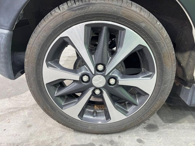 �y����15�C���`�A���~�z�C�[���z�O�ςɃ}�b�`���������A���~�z�C�[���𑕒����Ă���܂��B�e��ЊO�A���~�z�C�[����A�X�^�b�h���X�^�C�����戵�����Ă���܂��B���񂲑��k����������