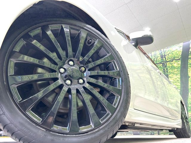�y18�C���`�A���~�z�C�[���z�O�ςɃ}�b�`���������A���~�z�C�[���𑕒����Ă���܂��B�e��ЊO�A���~�z�C�[����A�X�^�b�h���X�^�C�����戵�����Ă���܂��B���񂲑��k����������