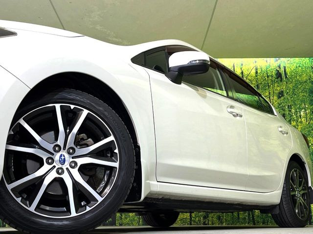 �y����17�C���`�A���~�z�C�[���z�O�ςɃ}�b�`���������A���~�z�C�[���𑕒����Ă���܂��B�e��ЊO�A���~�z�C�[����A�X�^�b�h���X�^�C�����戵�����Ă���܂��B���񂲑��k����������