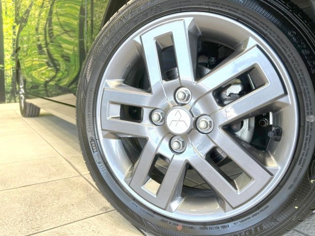 �y����15�C���`�A���~�z�C�[���z�O�ςɃ}�b�`���������A���~�z�C�[���𑕒����Ă���܂��B�e��ЊO�A���~�z�C�[����A�X�^�b�h���X�^�C�����戵�����Ă���܂��B���񂲑��k����������
