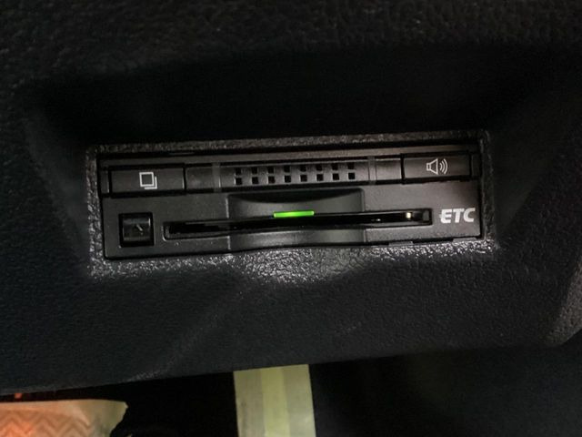 【ETC】高速道路の料金所をストレスなく通過!話題のスポットやサービスエリアに多い「スマートIC」利用時は必須のアイテムです。当店でセットアップを実施、ご納車当日からすぐにご利用いただけます!