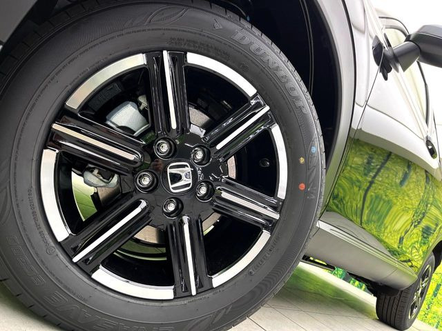 �y����16�C���`�A���~�z�C�[���z�O�ςɃ}�b�`���������A���~�z�C�[���𑕒����Ă���܂��B�e��ЊO�A���~�z�C�[����A�X�^�b�h���X�^�C�����戵�����Ă���܂��B���񂲑��k����������