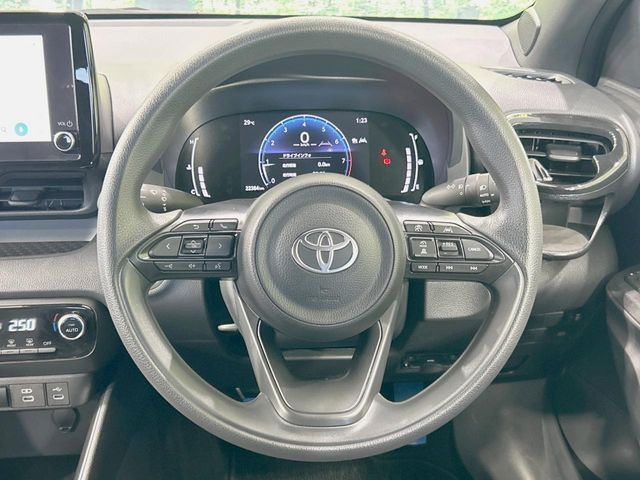 【ステアリングスイッチ】運転中、前方から目線をそらすことなく、オーディオ等の操作が可能な便利機能!安心&快適なドライブを演出してくれます♪