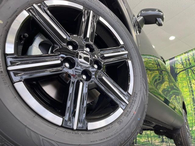 �y����16�C���`�A���~�z�C�[���z�O�ςɃ}�b�`���������A���~�z�C�[���𑕒����Ă���܂��B�e��ЊO�A���~�z�C�[����A�X�^�b�h���X�^�C�����戵�����Ă���܂��B���񂲑��k����������