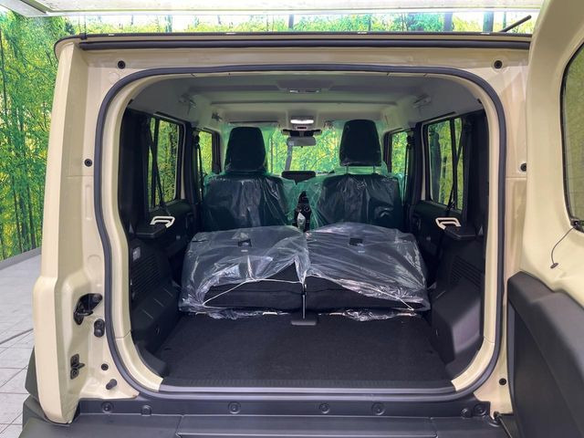 普段のお買い物や通勤、送迎等に十分な荷室スペースを確保しております。セカンドシートを倒すと、大きな荷物の積載も可能です♪