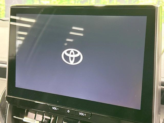 【10.5インチナビ】高級感とインパクトのある大画面ナビを装備。各種オーディオ操作はもちろん、スマホ連携もできる利便性の高いナビです♪