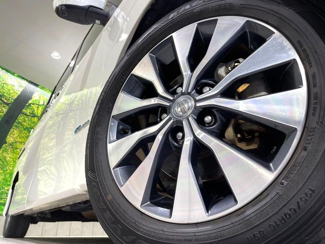 �y����16�C���`�A���~�z�C�[���z�O�ςɃ}�b�`���������A���~�z�C�[���𑕒����Ă���܂��B�e��ЊO�A���~�z�C�[����A�X�^�b�h���X�^�C�����戵�����Ă���܂��B���񂲑��k����������