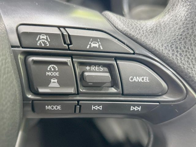 【レーダークルーズコントロール】高速道路での長距離走行が楽に!!自動で速度を保つクルーズコントロールが、衝突軽減システムと連携し、前方の車両を感知して車間を保つように速度調節してくれます!!