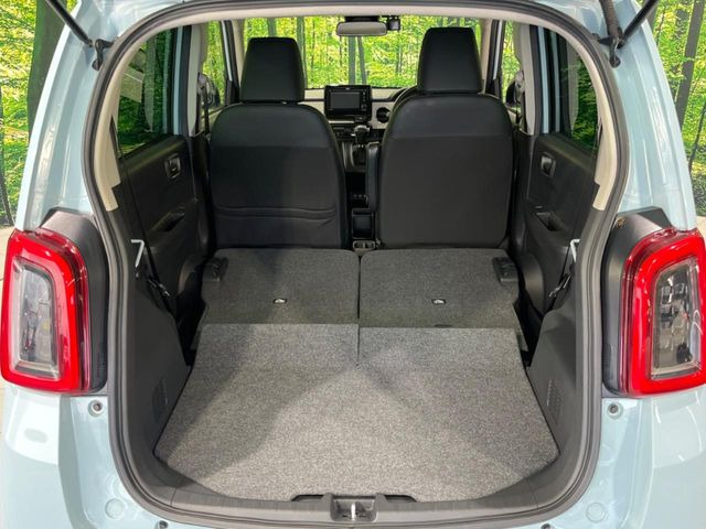 普段のお買い物や通勤、送迎等に十分な荷室スペースを確保しております。セカンドシートを倒すと、大きな荷物の積載も可能です♪