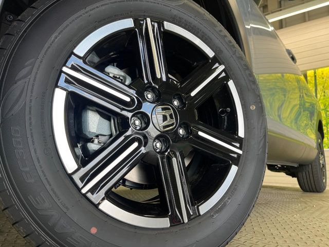 �y����16�C���`�A���~�z�C�[���z�O�ςɃ}�b�`���������A���~�z�C�[���𑕒����Ă���܂��B�e��ЊO�A���~�z�C�[����A�X�^�b�h���X�^�C�����戵�����Ă���܂��B���񂲑��k����������