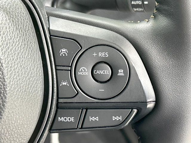 【レーダークルーズコントロール】高速道路での長距離走行が楽に!!自動で速度を保つクルーズコントロールが、衝突軽減システムと連携し、前方の車両を感知して車間を保つように速度調節してくれます!!
