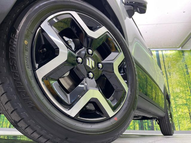 �y����16�C���`�A���~�z�C�[���z�O�ςɃ}�b�`���������A���~�z�C�[���𑕒����Ă���܂��B�e��ЊO�A���~�z�C�[����A�X�^�b�h���X�^�C�����戵�����Ă���܂��B���񂲑��k����������