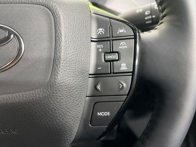 【レーダークルーズコントロール】高速道路での長距離走行が楽に!!自動で速度を保つクルーズコントロールが、衝突軽減システムと連携し、前方の車両を感知して車間を保つように速度調節してくれます!!