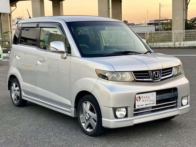 ���X�͍s�c�����R���̊��ˌ����_�̋߂��ɓX�܂��������܂��B���Ԃł��A�N�Z�X���₷���ꏊ�Ɍ�����܂��B�d�Ԃł��z���̍ۂ��Ŋ���JR���������w�܂ł��}���ɎQ��܂��B���C�y�ɂ��₢���킹������!
