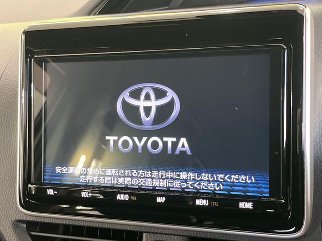 【純正9型ナビ】人気の純正ナビを装備。オーディオ機能も充実しており、Bluetooth接続すればお持ちのスマホやMP3プレイヤーの音楽を再生可能!毎日の運転がさらに楽しくなります!!