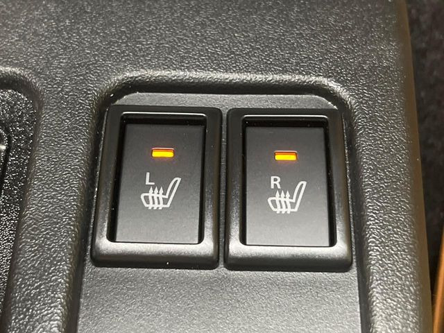 【シートヒーター】寒い日に重宝するシートヒーター!エアコンより早く温まってくれるので寒がりの人も安心ですね♪エアコンの温風は乾燥するから苦手、という方にもをおすすめです。