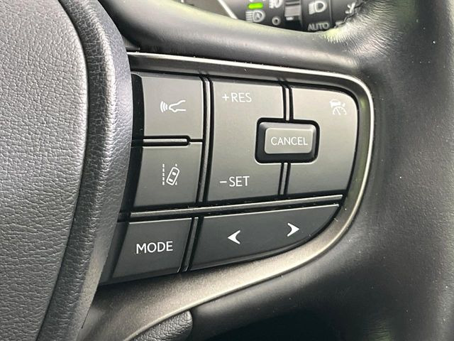 【レーダークルーズコントロール】高速道路での長距離走行が楽に!!自動で速度を保つクルーズコントロールが、衝突軽減システムと連携し、前方の車両を感知して車間を保つように速度調節してくれます!!