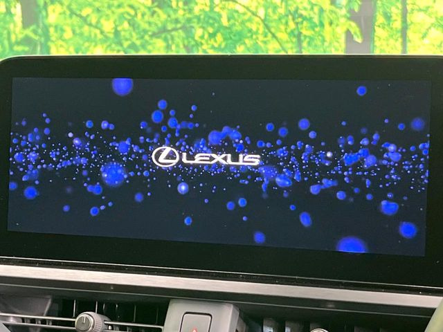 【12.3インチワイドナビ】高級感とインパクトのある大型ワイドナビを装備。各種オーディオ操作はもちろん、横長ワイド画面でのマップ2分割表示など、利便性も高いナビです♪