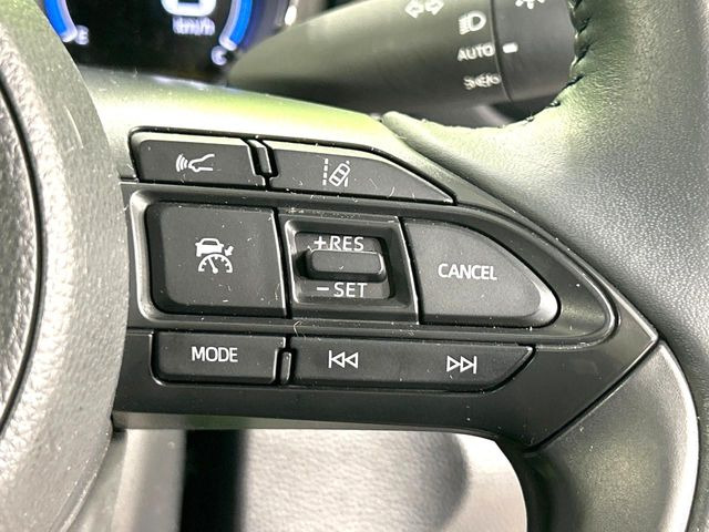 【レーダークルーズコントロール】高速道路での長距離走行が楽に!!自動で速度を保つクルーズコントロールが、衝突軽減システムと連携し、前方の車両を感知して車間を保つように速度調節してくれます!!