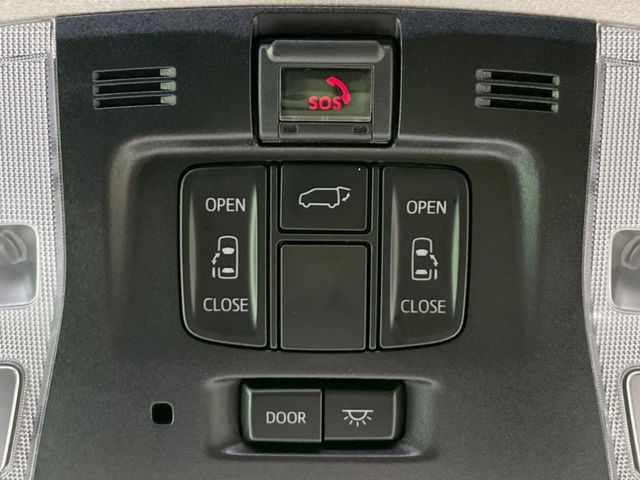 【両側パワースライドドア】スマートキーや運転席のスイッチで後席両側スライドドアの開閉が可能♪電動だから力を入れてドアを開ける必要が無く、小さなお子様でも簡単に開け閉めでき快適です♪