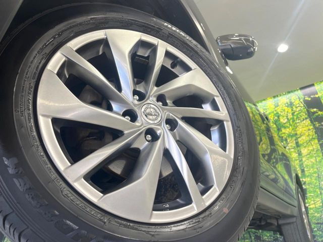 �y�O���[�h��p����18�C���`�A���~�z�C�[���z�f�U�C�����̍��������A���~�z�C�[���𑕒����Ă���܂��B�e��ЊO�A���~�z�C�[����A�X�^�b�h���X�^�C�����戵�����Ă���܂��B���񂲑��k����������