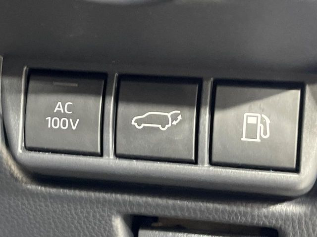 【パワーバックドア】スマートキーや運転席のボタンを押すだけでリアゲートが自動で開閉します!荷物を持っている時や、高い位置にあるバックドアを閉める際に便利な機能です♪