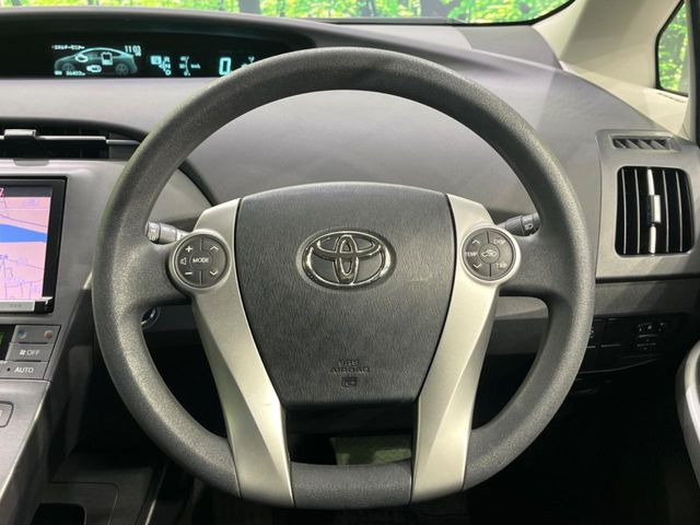 【ステアリングスイッチ】運転中、前方から目線をそらすことなく、オーディオ等の操作が可能な便利機能!安心&快適なドライブを演出してくれます♪