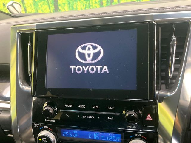 【純正9型ナビ】人気の純正ナビを装備。オーディオ機能も充実しており、Bluetooth接続すればお持ちのスマホやMP3プレイヤーの音楽を再生可能!毎日の運転がさらに楽しくなります!!