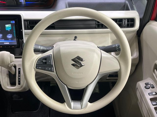 �y�X�e�A�����O�X�C�b�`�z�^�]���A�O������ڐ������炷���ƂȂ��A�I�[�f�B�I���̑��삪�\�ȕ֗��@�\!���S&���K�ȃh���C�u�����o���Ă���܂���