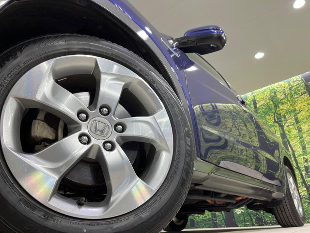 �y����17�C���`�A���~�z�C�[���z�O�ςɃ}�b�`���������A���~�z�C�[���𑕒����Ă���܂��B�e��ЊO�A���~�z�C�[����A�X�^�b�h���X�^�C�����戵�����Ă���܂��B���񂲑��k����������